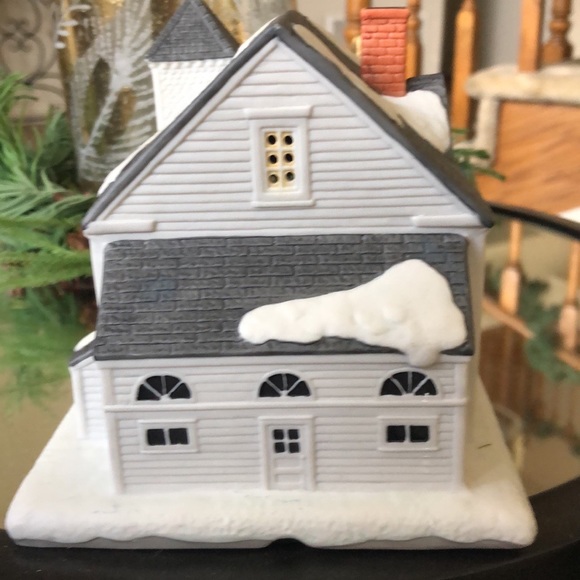 “The Antique Shop” from Rockwell’s Christmas in Stockbridge Collection - Picture 4 of 7